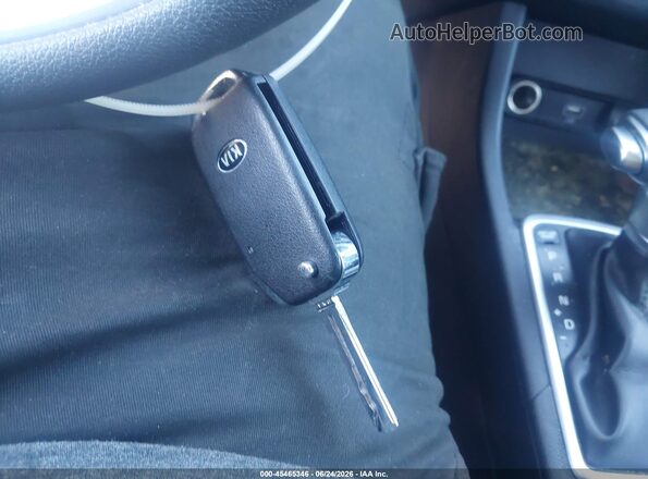 KNDPMCAC2N7983629 2022 KIA SPORTAGE Silver Vista del salpicadero
