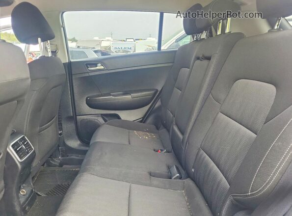 KNDPMCAC3J7417036 2018 KIA SPORTAGE Silver უკანა სალონის ხედი