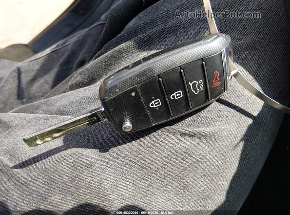 KNDPMCAC3K7495298 2019 KIA SPORTAGE Черный Вид панели приборов