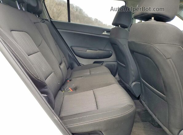 KNDPMCAC4L7731152 2020 KIA SPORTAGE White Вид задньої частини салону