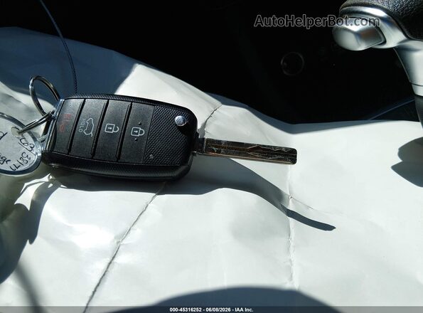 KNDPMCAC5K7507063 2019 KIA SPORTAGE Серебряный Вид панели приборов