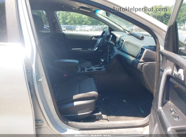 KNDPMCAC5K7579820 2019 KIA SPORTAGE Серебряный Вид салона спереди