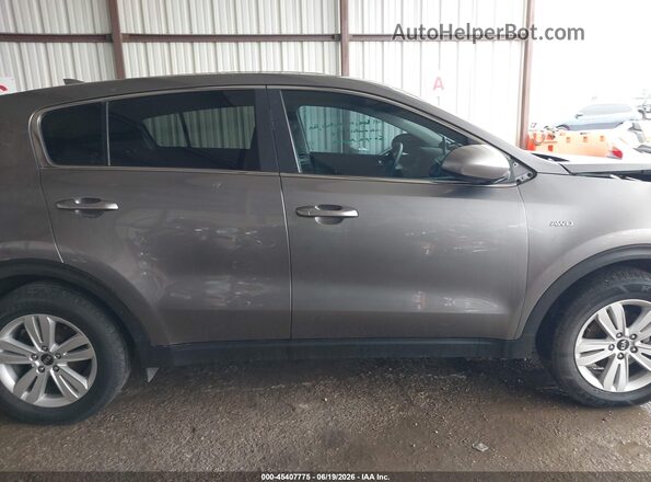 KNDPMCAC6J7338511 2018 KIA SPORTAGE Серый Вид задней части салона