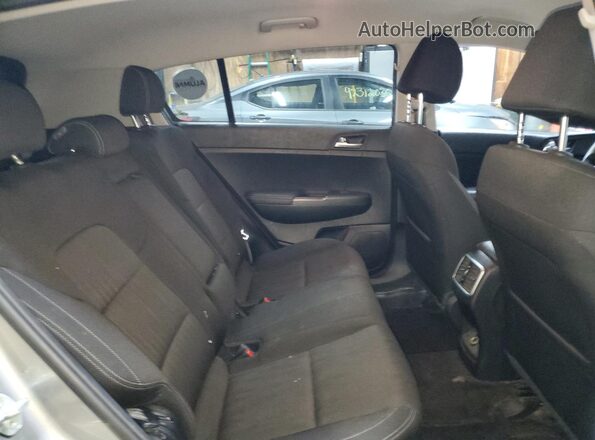 KNDPMCAC6N7948446 2022 KIA SPORTAGE Silver Rear interior view