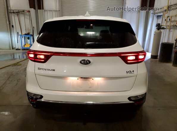 KNDPMCAC7M7890846 2021 KIA SPORTAGE White Հետևի տեսք