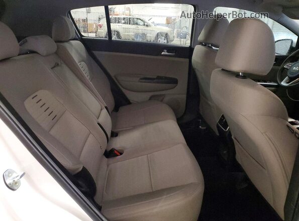 KNDPMCAC7M7890846 2021 KIA SPORTAGE White Սալոնի հետևի տեսք