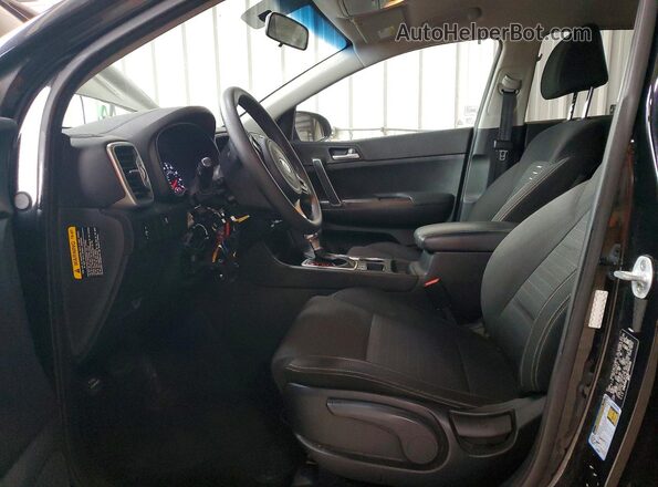 KNDPMCAC8J7344195 2018 KIA SPORTAGE Black წინა სალონის ხედი