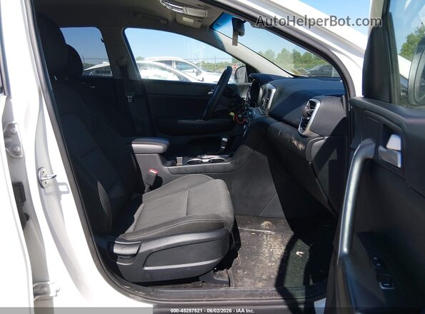 KNDPMCAC8N7005488 2022 KIA SPORTAGE White Սալոնի դիմացի տեսք