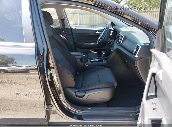 KNDPMCAC9H7180207 2017 KIA SPORTAGE Black Front interior view