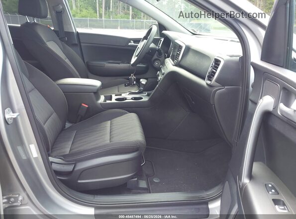 KNDPMCAC9M7875331 2021 KIA SPORTAGE Серый Вид салона спереди