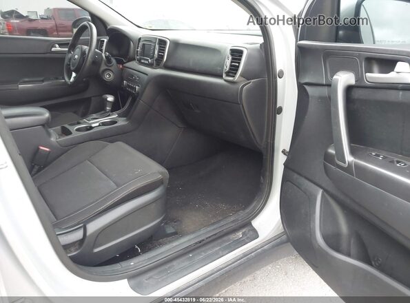 KNDPMCACXJ7337779 2018 KIA SPORTAGE Silver Սալոնի դիմացի տեսք