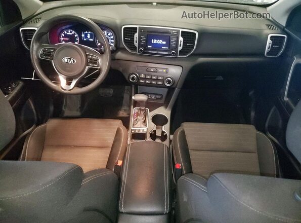 KNDPMCACXJ7448784 2018 KIA SPORTAGE Серебряный Вид панели приборов