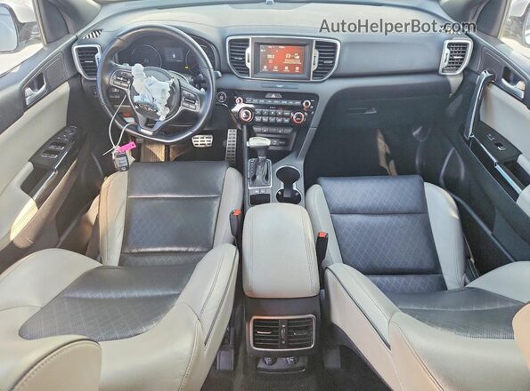 KNDPN3AC2J7466175 2018 KIA SPORTAGE White Dashboard view