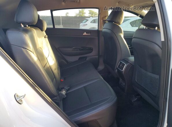 KNDPN3AC4M7882622 2021 KIA SPORTAGE White Вид задньої частини салону