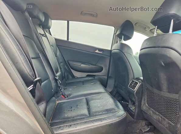 KNDPN3AC7H7169185 2017 KIA SPORTAGE Silver უკანა სალონის ხედი