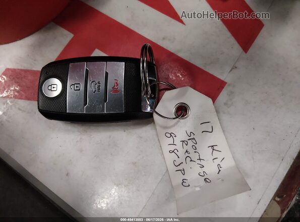 KNDPNCAC2H7099854 2017 KIA SPORTAGE Burgundy Вид панелі приладів
