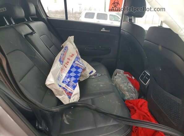 KNDPNCAC4J7389230 2018 KIA SPORTAGE Gray Widok wnętrza z tyłu