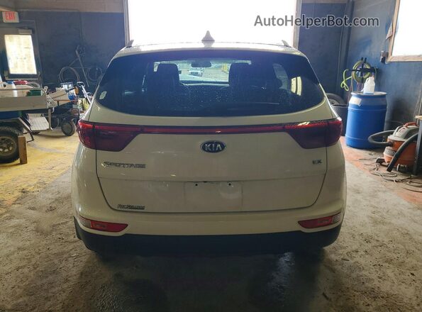 KNDPNCAC8H7183967 2017 KIA SPORTAGE White Вид ззаду