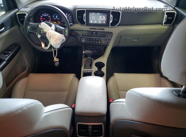 KNDPNCAC8H7183967 2017 KIA SPORTAGE White Вид панелі приладів