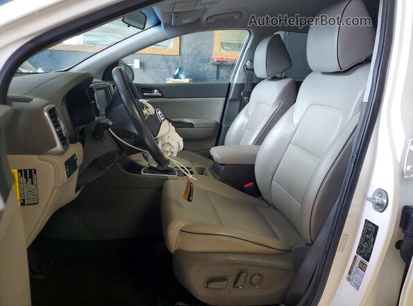 KNDPNCAC8H7183967 2017 KIA SPORTAGE White Вид салону спереду