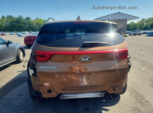 KNDPNCACXJ7373663 2018 KIA SPORTAGE Gold Widok z tyłu
