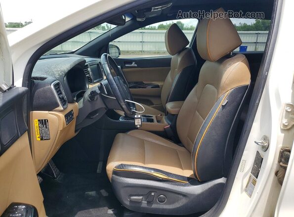 KNDPR3A68H7223396 2017 KIA SPORTAGE White Front interior view