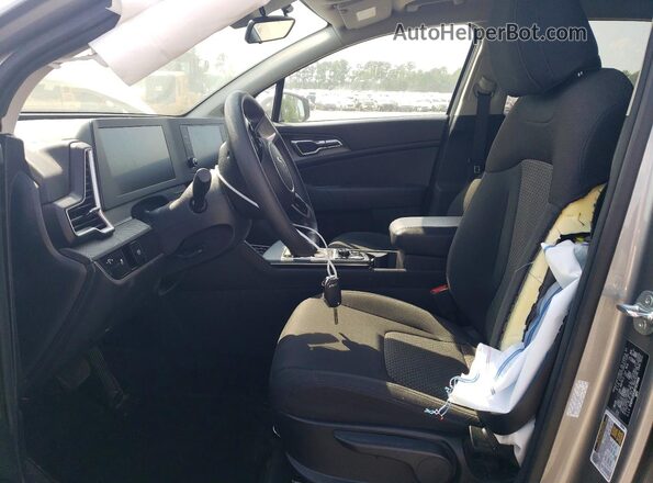 KNDPU3DF0R7319468 2024 KIA SPORTAGE Silver Widok wnętrza z przodu
