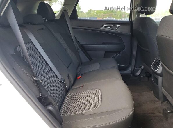 KNDPUCDF0S7352878 2025 KIA SPORTAGE White უკანა სალონის ხედი