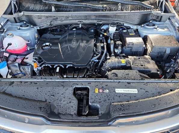 KNDPUCDF1T7455440 2026 KIA SPORTAGE Silver Vista del compartimento del motor