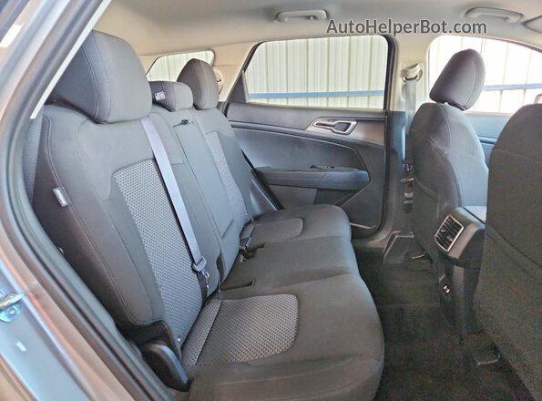 KNDPUCDF1T7455440 2026 KIA SPORTAGE Silver Vista interior trasera