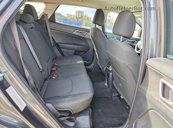 KNDPUCDFXR7261918 2024 KIA SPORTAGE Gray Вид задньої частини салону
