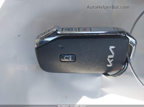 KNDPVCAG0P7018612 2023 KIA SPORTAGE HYBRID Белый Вид панели приборов