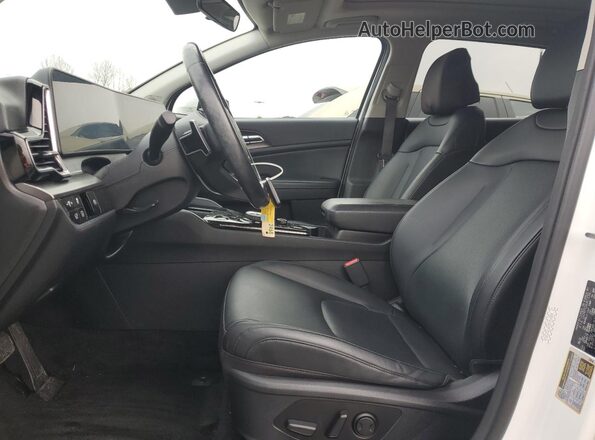 KNDPVCAG0P7023924 2023 KIA SPORTAGE White Widok wnętrza z przodu