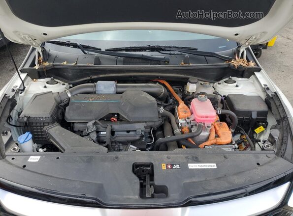 KNDPVCAG0P7023924 2023 KIA SPORTAGE White Widok komory silnika