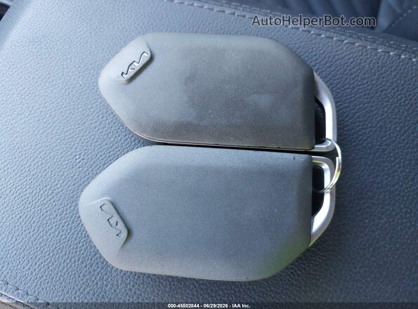 KNDPVDDG7T7281952 2026 KIA SPORTAGE HYBRID Blue Dashboard view