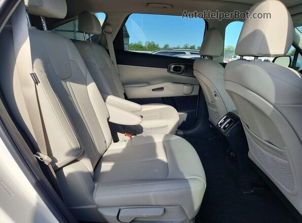 KNDRH4JG5S5405263 2025 KIA SORENTO White Vista interior trasera