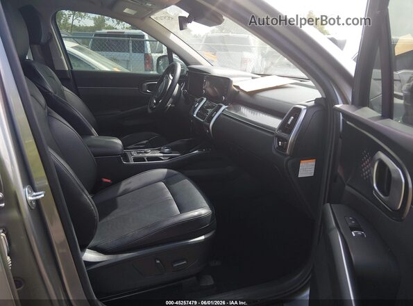 KNDRHDLG8P5171172 2023 KIA SORENTO HYBRID Серебряный Вид салона спереди