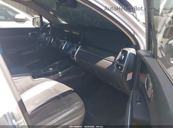 KNDRHDLG9P5191995 2023 KIA SORENTO HYBRID Silver Front interior view
