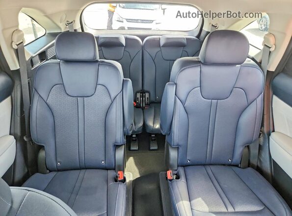 KNDRKDLG3R5247482 2024 KIA SORENTO Silver Widok tylnych siedzeń