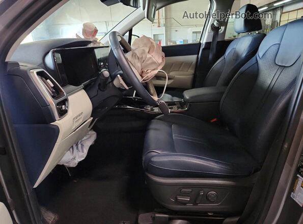 KNDRKDLG3R5247482 2024 KIA SORENTO Silver Widok wnętrza z przodu
