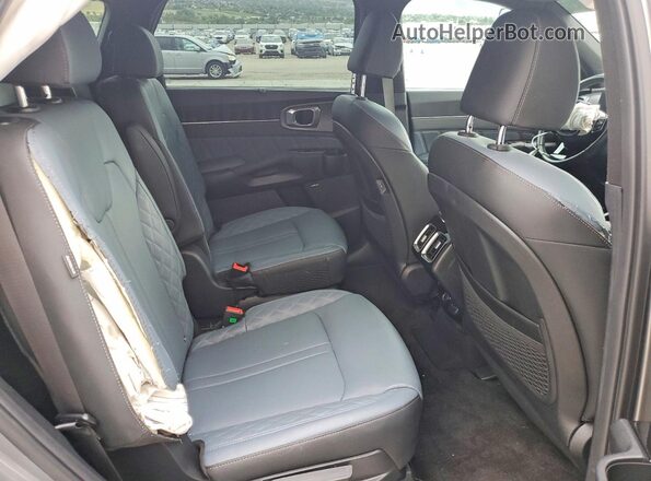 KNDRMDJHXS5298697 2025 KIA SORENTO Silver Widok tylnych siedzeń