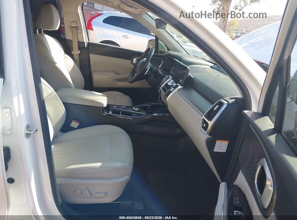 KNDRMDLG0P5130594 2023 KIA SORENTO HYBRID White Widok wnętrza z przodu