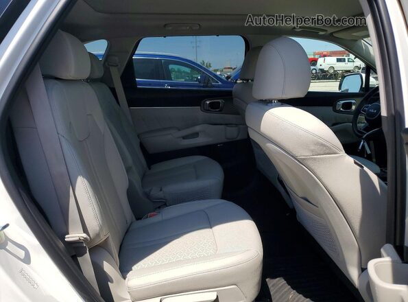 KNDRMDLH2P5217552 2023 KIA SORENTO White Rear interior view