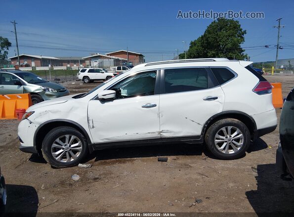KNMAT2MT0GP664165 2016 NISSAN ROGUE Cream Սալոնի հետևի տեսք