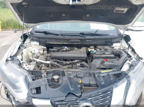KNMAT2MT0HP557019 2017 NISSAN ROGUE White Rear view