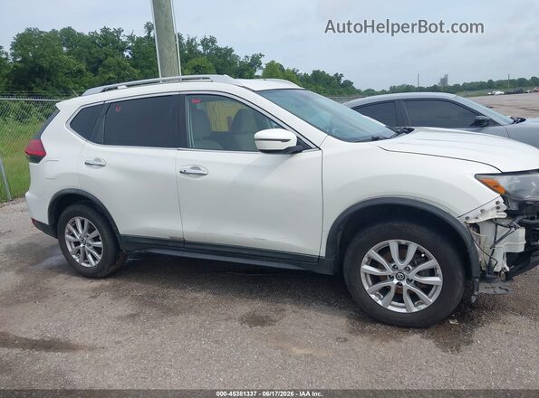 KNMAT2MT0HP557019 2017 NISSAN ROGUE White 360 interior view