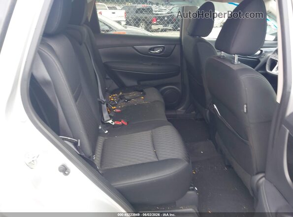 KNMAT2MT0JP553655 2018 NISSAN ROGUE Silver Vista de la etiqueta del VIN