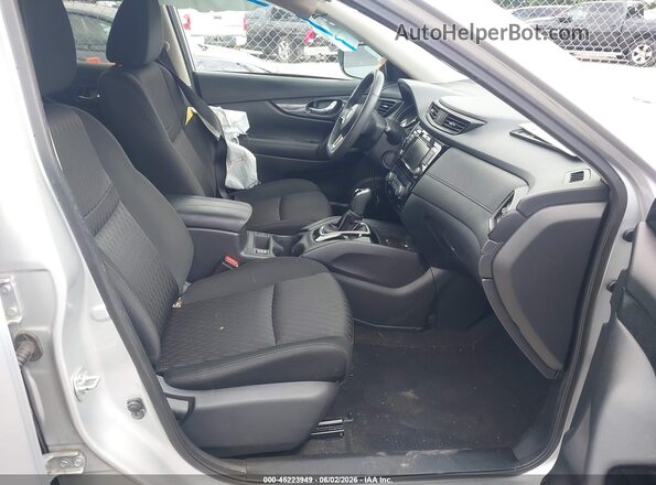 KNMAT2MT0JP553655 2018 NISSAN ROGUE Silver Vista interior delantera