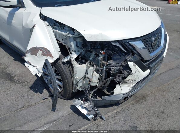KNMAT2MT0JP559746 2018 NISSAN ROGUE White Front view