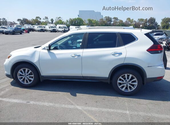 KNMAT2MT0JP559746 2018 NISSAN ROGUE White Rear interior view